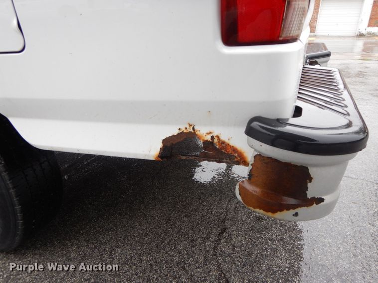 image for item HJ9641 1995 Ford F150 XL  pickup truck