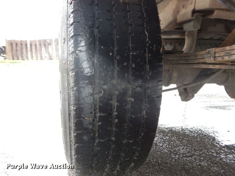 image for item HJ9641 1995 Ford F150 XL  pickup truck