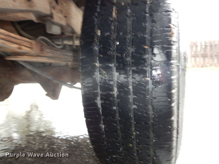 image for item HJ9641 1995 Ford F150 XL  pickup truck