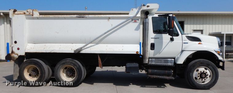 image for item HJ9695 2009 International WorkStar 7400  dump truck