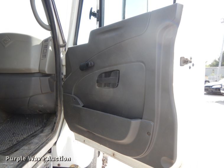 image for item HJ9695 2009 International WorkStar 7400  dump truck