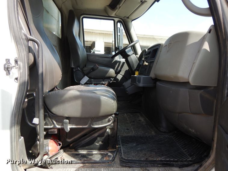 image for item HJ9695 2009 International WorkStar 7400  dump truck