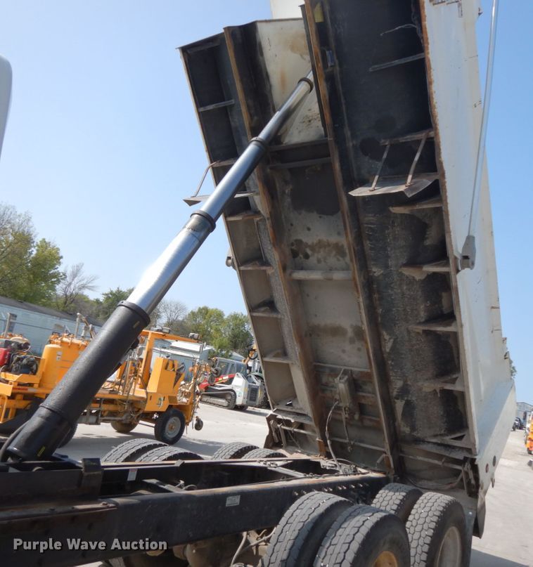 image for item HJ9695 2009 International WorkStar 7400  dump truck