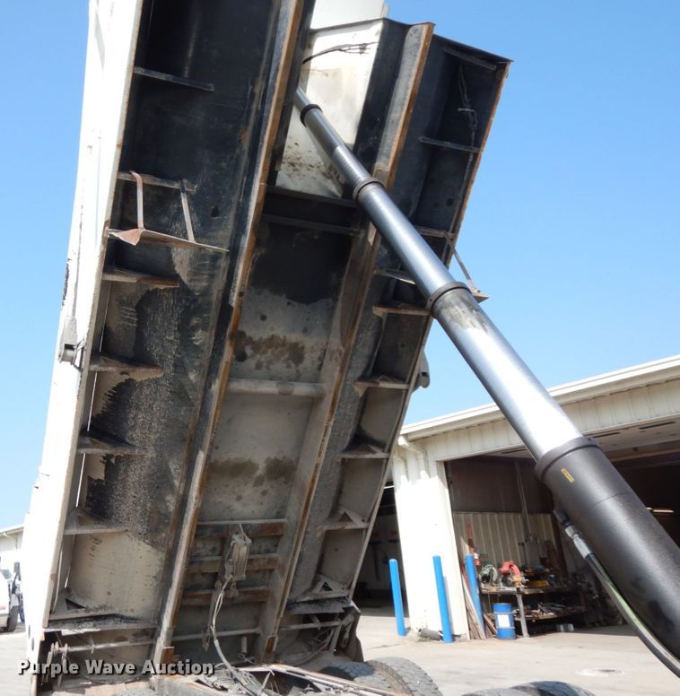 image for item HJ9695 2009 International WorkStar 7400  dump truck