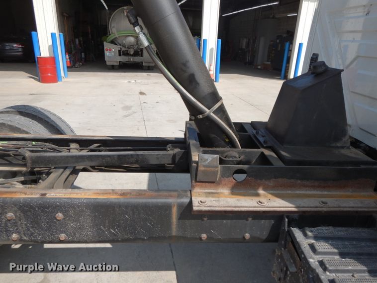 image for item HJ9695 2009 International WorkStar 7400  dump truck