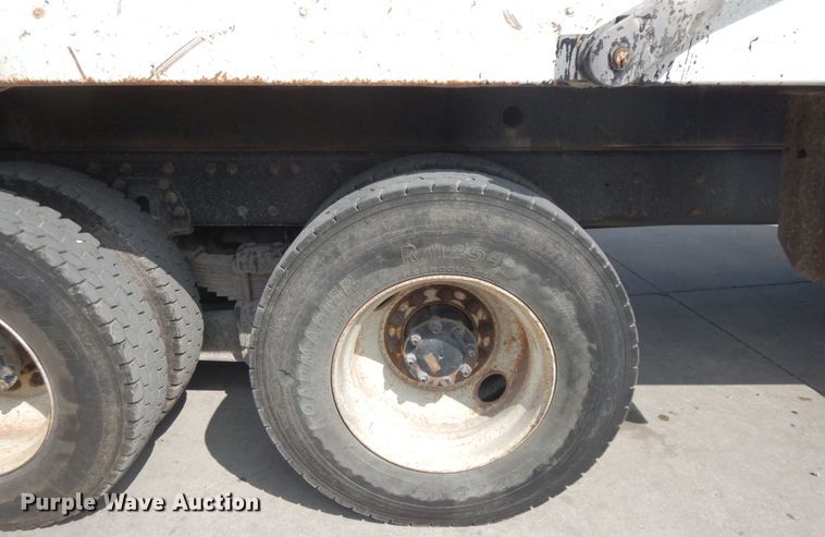 image for item HJ9695 2009 International WorkStar 7400  dump truck