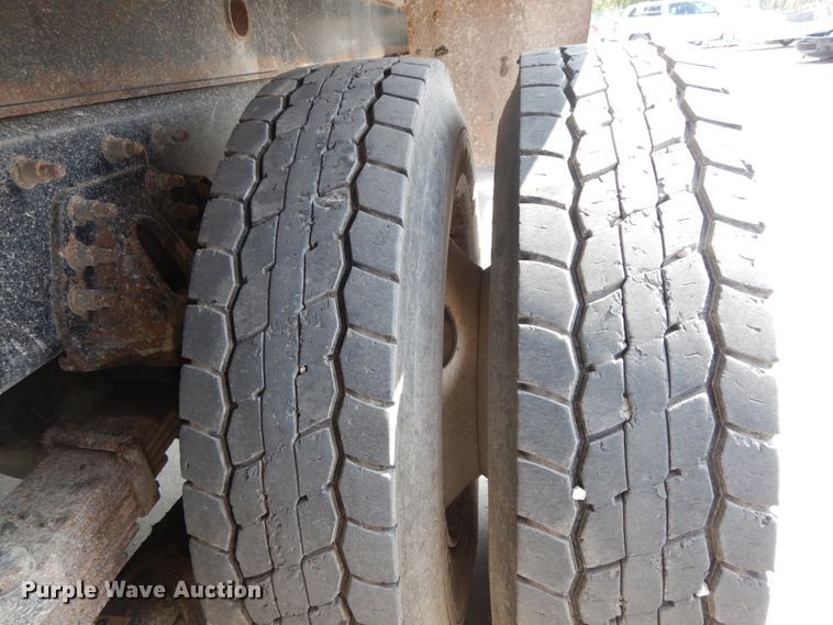 image for item HJ9695 2009 International WorkStar 7400  dump truck