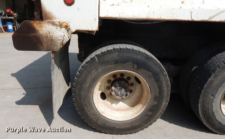 image for item HJ9695 2009 International WorkStar 7400  dump truck