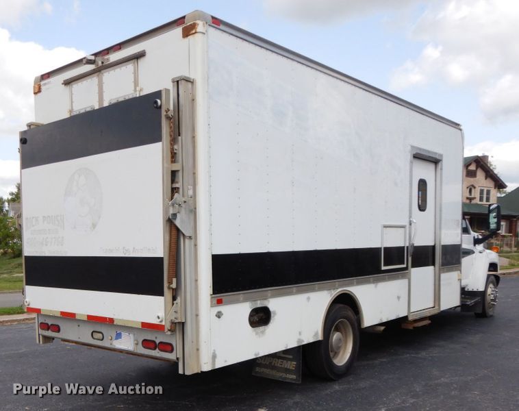 image for item HJ9698 2007 GMC C5500  box truck