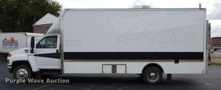 image for item HJ9698 2007 GMC C5500  box truck