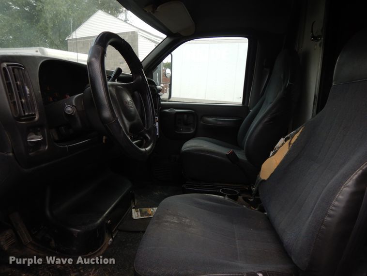 image for item HJ9698 2007 GMC C5500  box truck