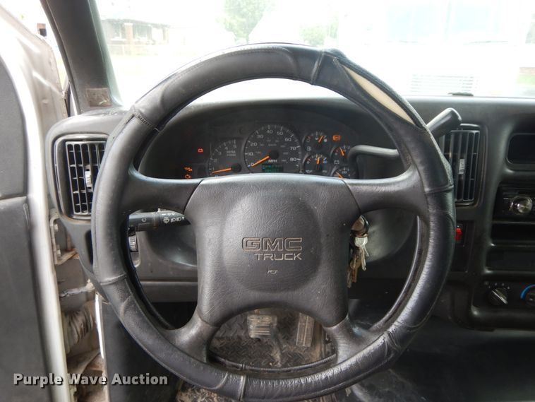 image for item HJ9698 2007 GMC C5500  box truck