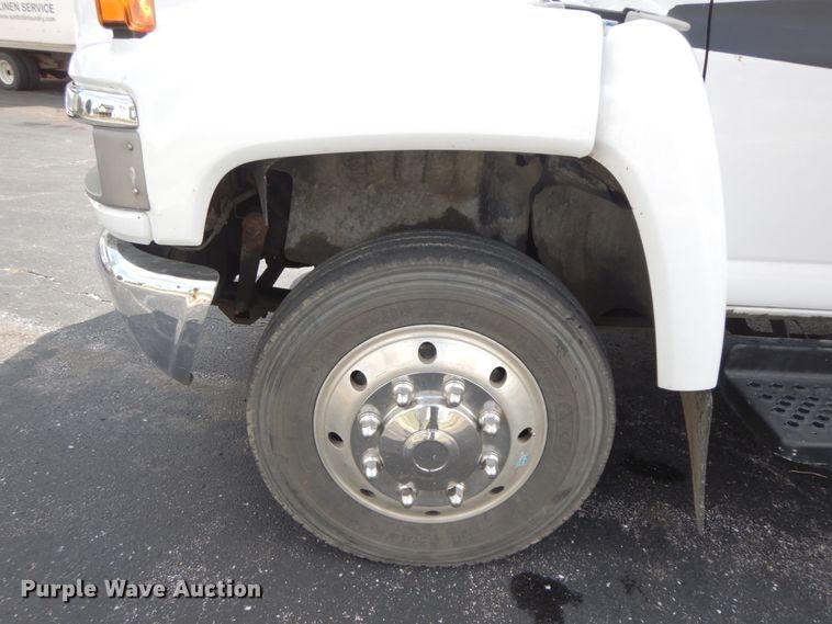 image for item HJ9698 2007 GMC C5500  box truck