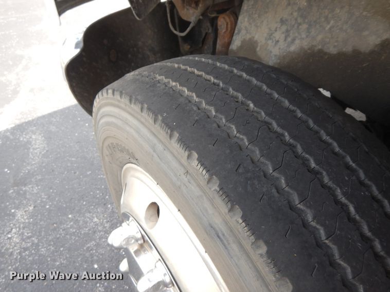 image for item HJ9698 2007 GMC C5500  box truck