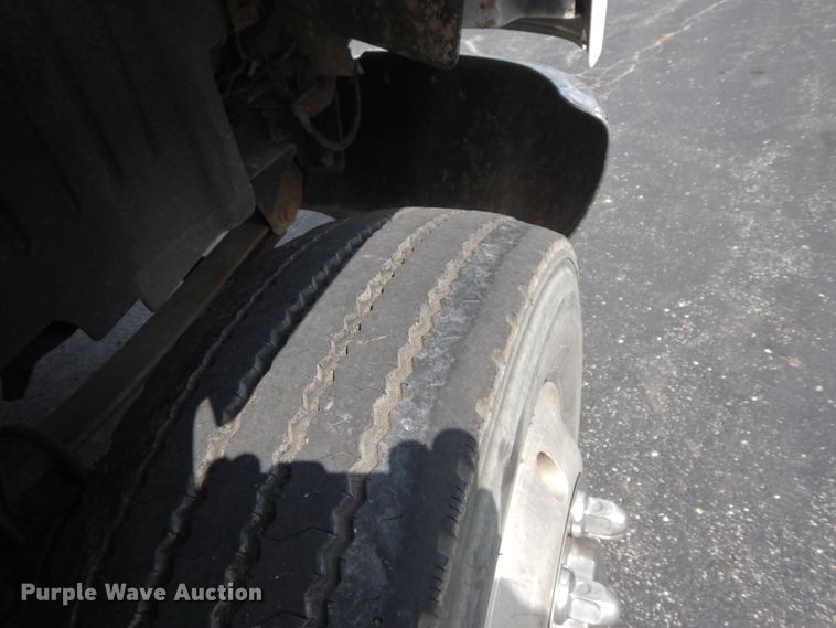 image for item HJ9698 2007 GMC C5500  box truck