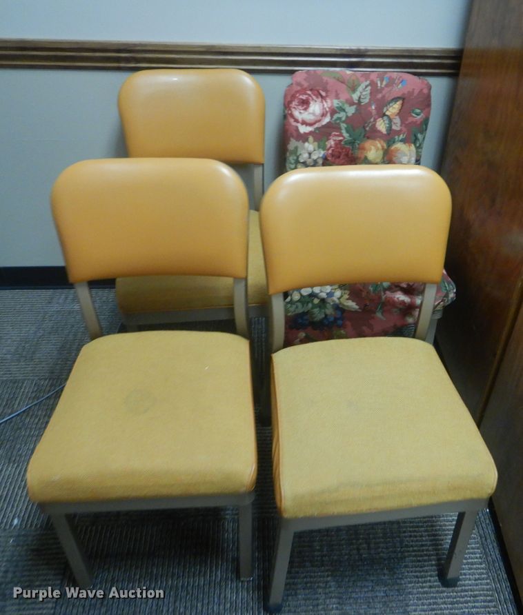 image for item HJ9915 Approximately 40 chairs