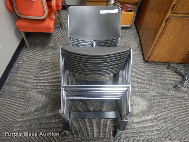 image for item HJ9915 Approximately 40 chairs