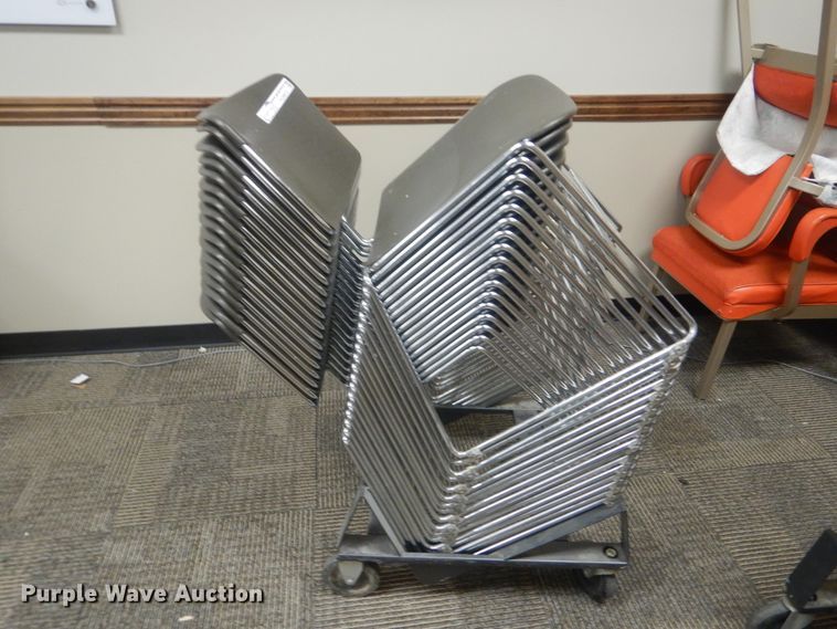 image for item HJ9915 Approximately 40 chairs