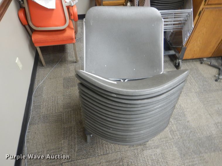 image for item HJ9915 Approximately 40 chairs