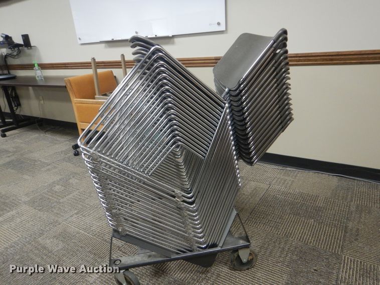 image for item HJ9915 Approximately 40 chairs