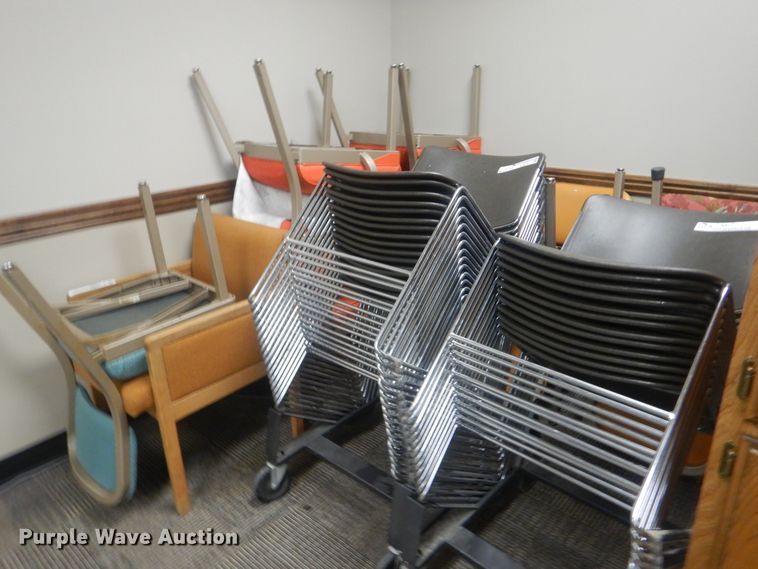 image for item HJ9915 Approximately 40 chairs