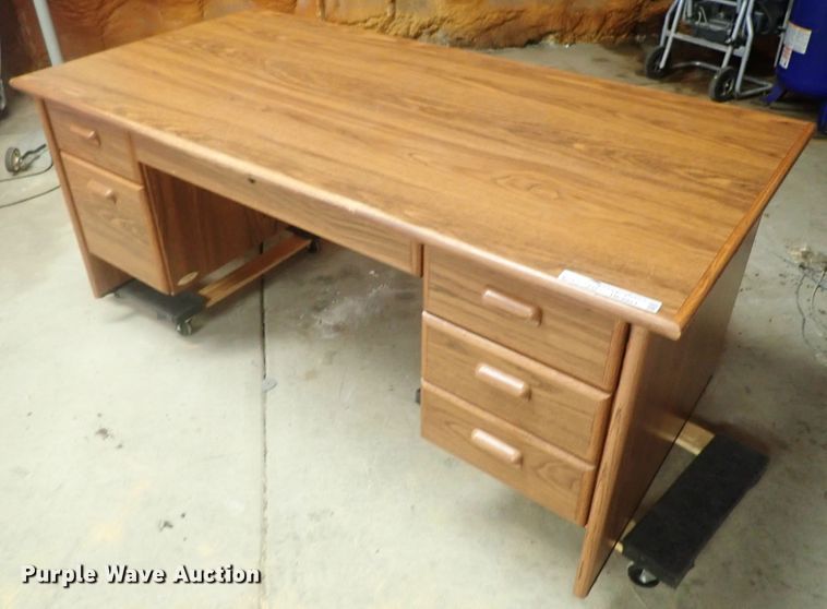 image for item HK9921 Wood desk
