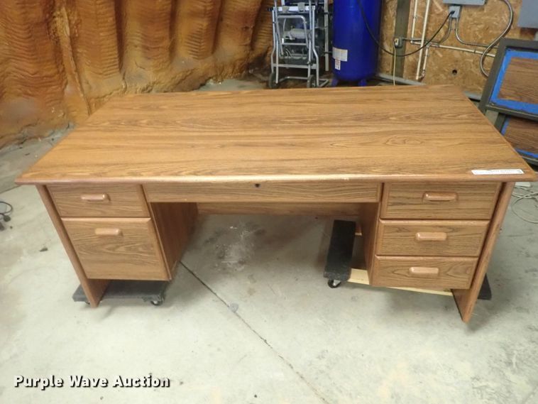 image for item HK9921 Wood desk