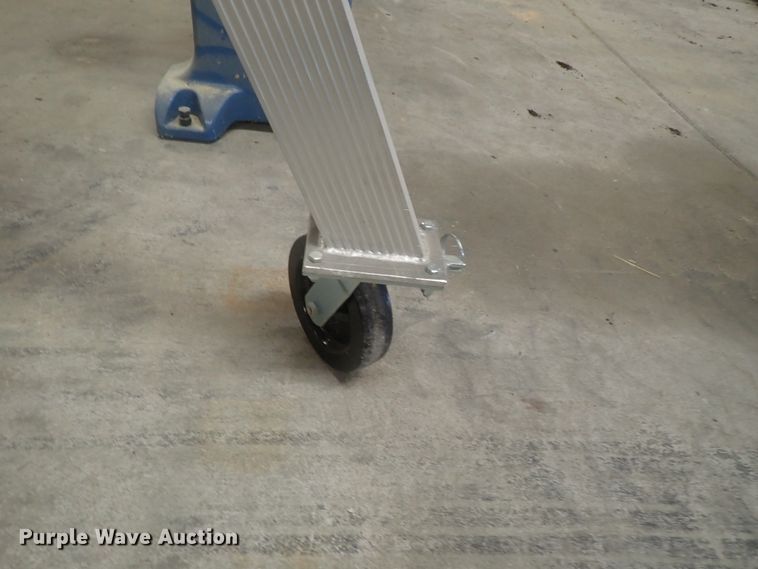 image for item HK9922 Dayton aluminum gantry crane