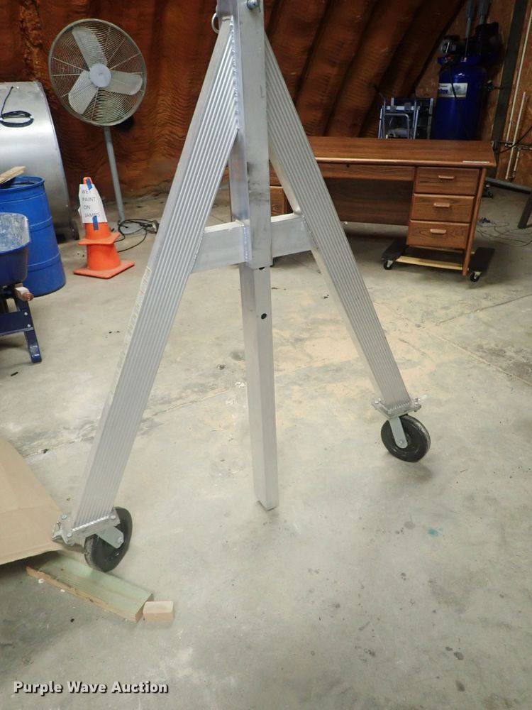 image for item HK9922 Dayton aluminum gantry crane