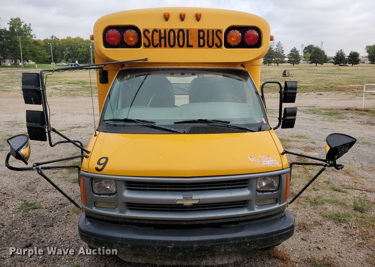 image for item HO9539 1998 Chevrolet Blue Bird  school bus