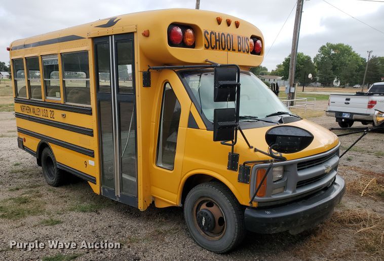 image for item HO9539 1998 Chevrolet Blue Bird  school bus