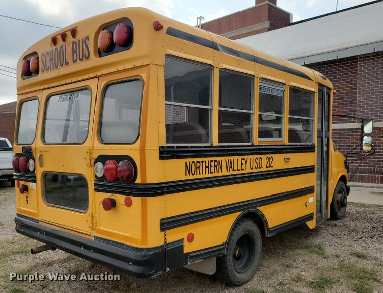 image for item HO9539 1998 Chevrolet Blue Bird  school bus