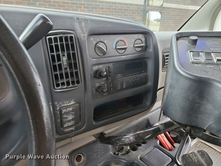 image for item HO9539 1998 Chevrolet Blue Bird  school bus