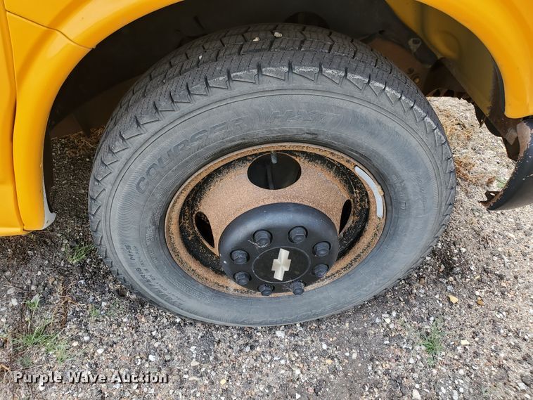 image for item HO9539 1998 Chevrolet Blue Bird  school bus