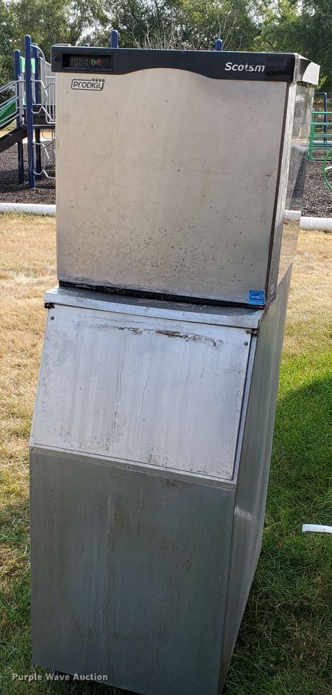 image for item HO9542 Scotsman C0322SA-B ice machine