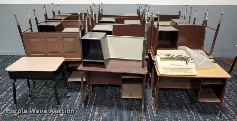 image for item HO9544 Approximately 28 student desks