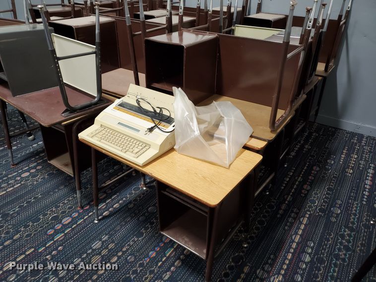 image for item HO9544 Approximately 28 student desks