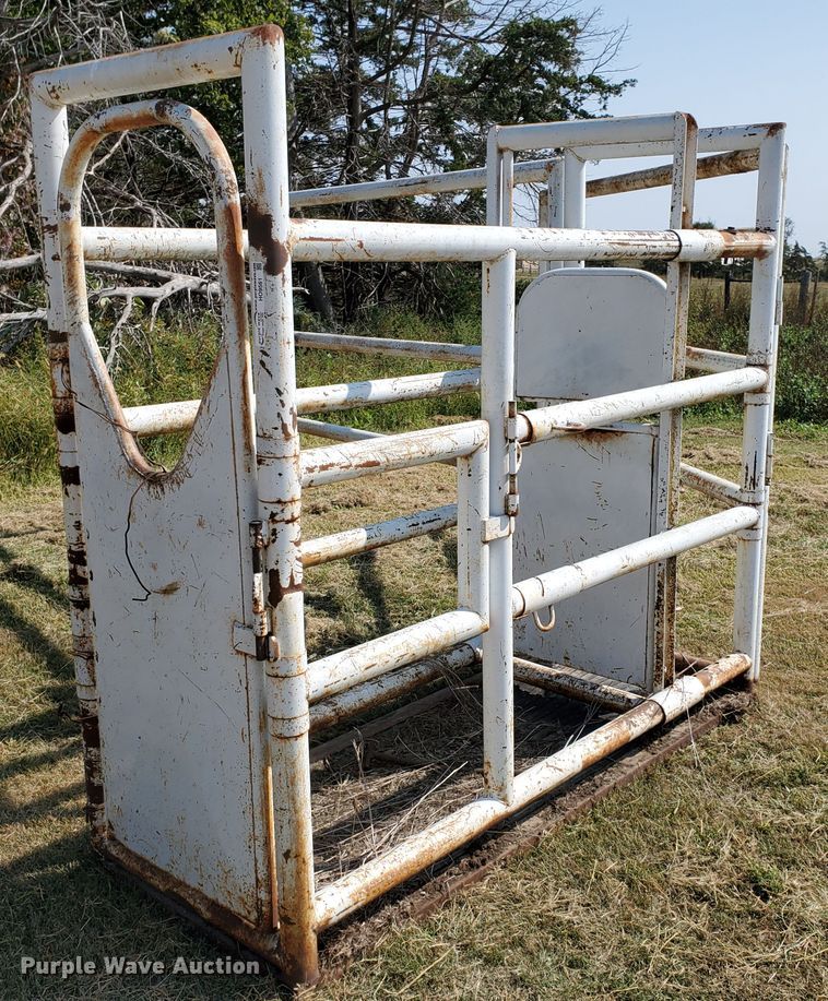image for item HO9561 Horse veterinary stall