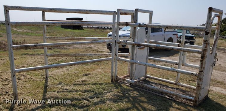 image for item HO9561 Horse veterinary stall