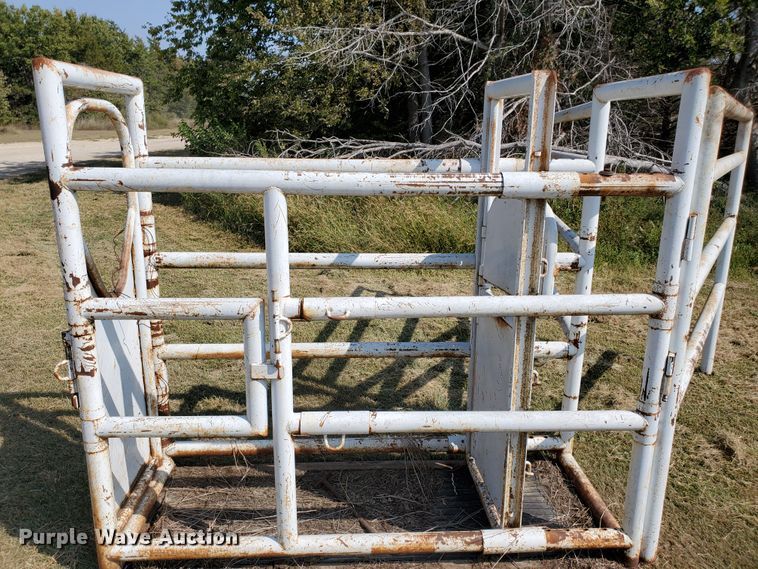 image for item HO9561 Horse veterinary stall