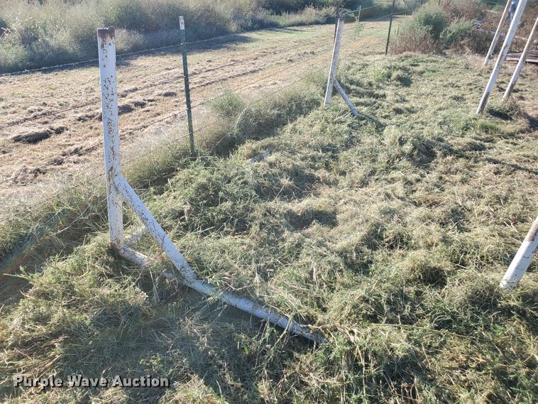 image for item HO9614 (4) metal livestock shed frames