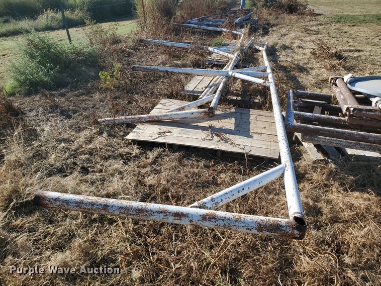 image for item HO9614 (4) metal livestock shed frames