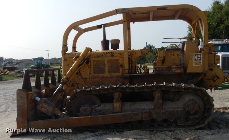 image for item HP9818 1971 Caterpillar D6C  dozer