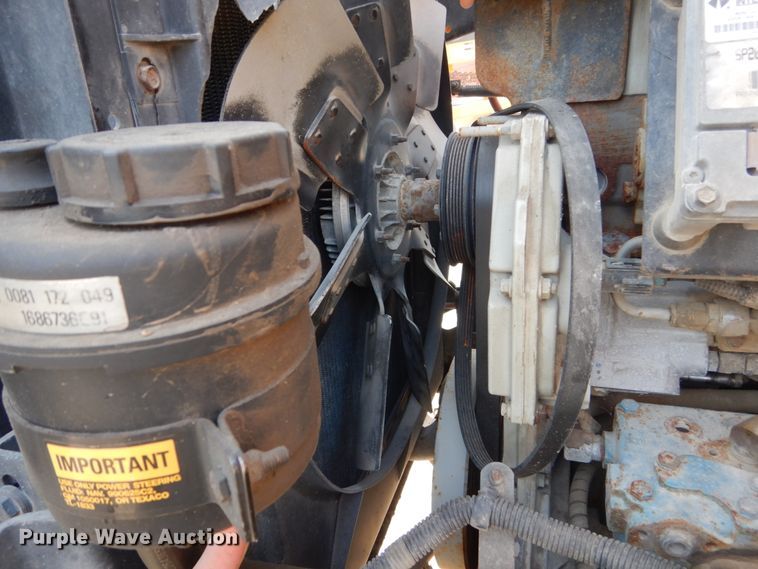 image for item HP9819 2000 International 4900  dump truck