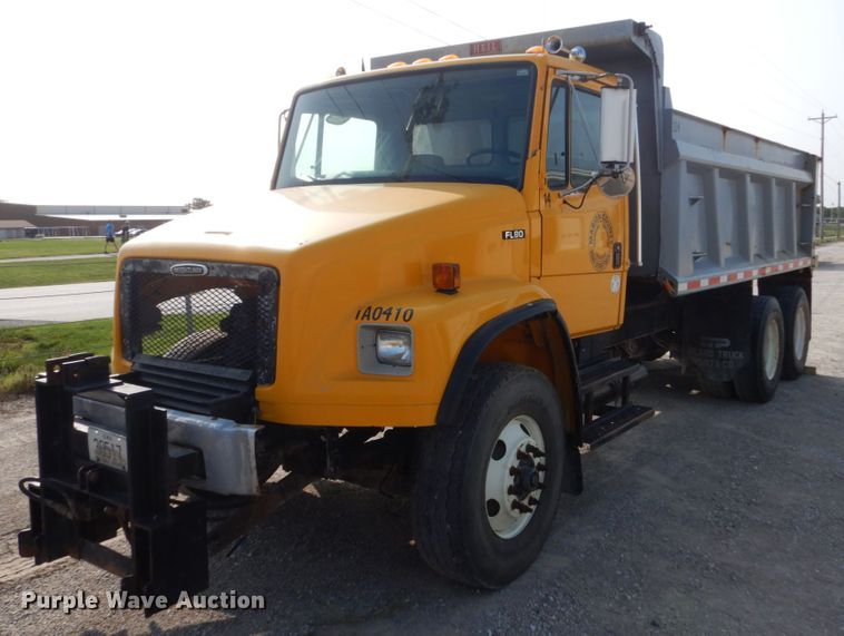 image for item HP9820 2001 Freightliner FL80  dump truck