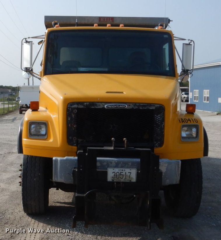 image for item HP9820 2001 Freightliner FL80  dump truck