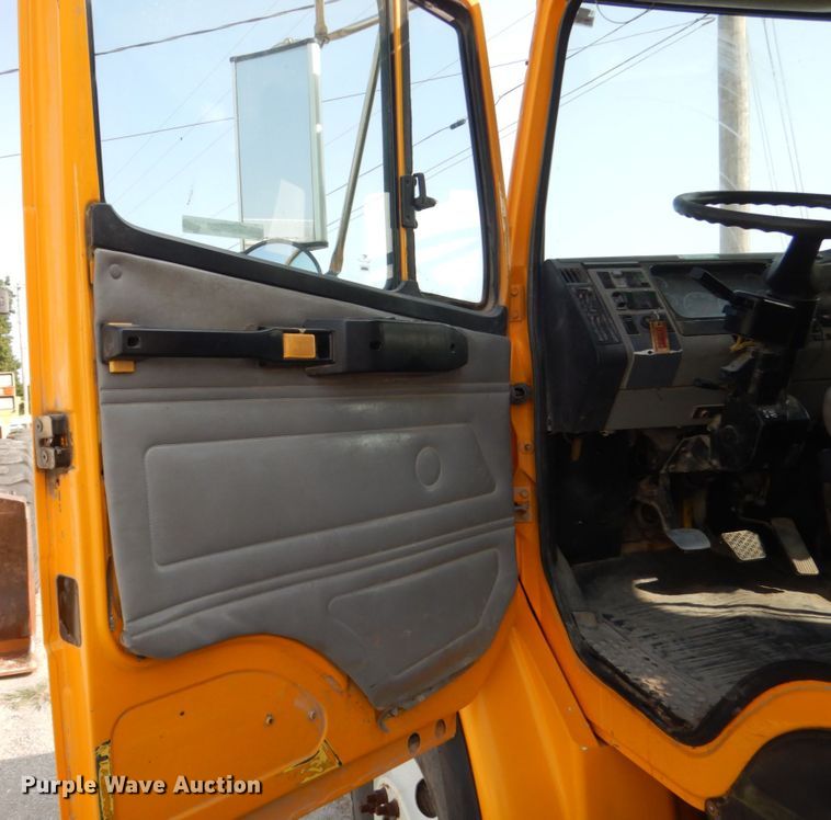 image for item HP9820 2001 Freightliner FL80  dump truck