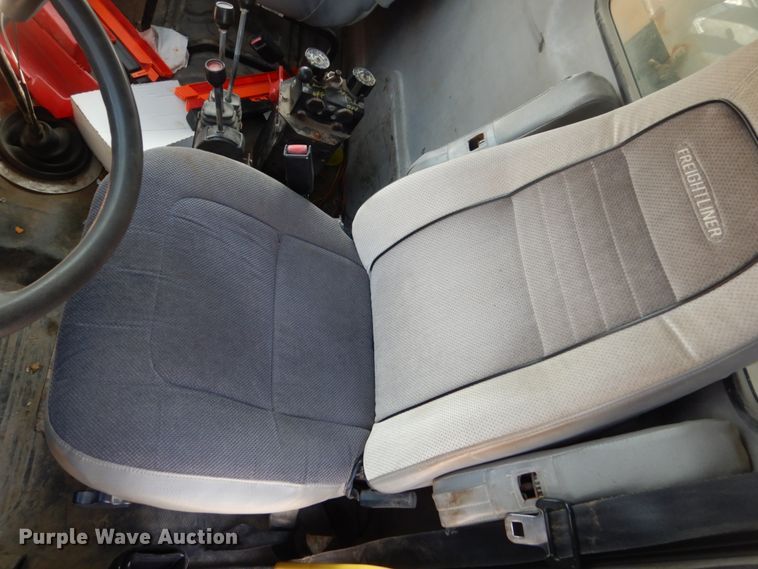 image for item HP9820 2001 Freightliner FL80  dump truck