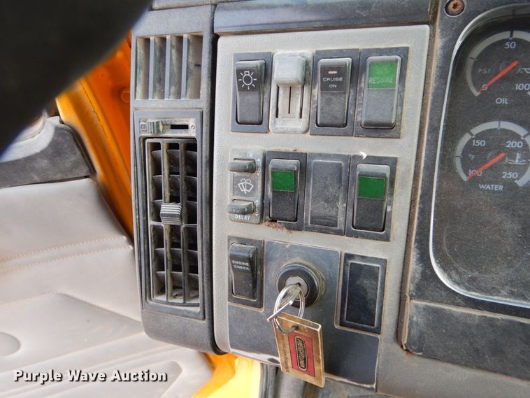 image for item HP9820 2001 Freightliner FL80  dump truck