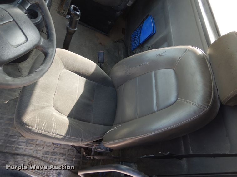 image for item HP9821 2000 Volvo VN  semi truck